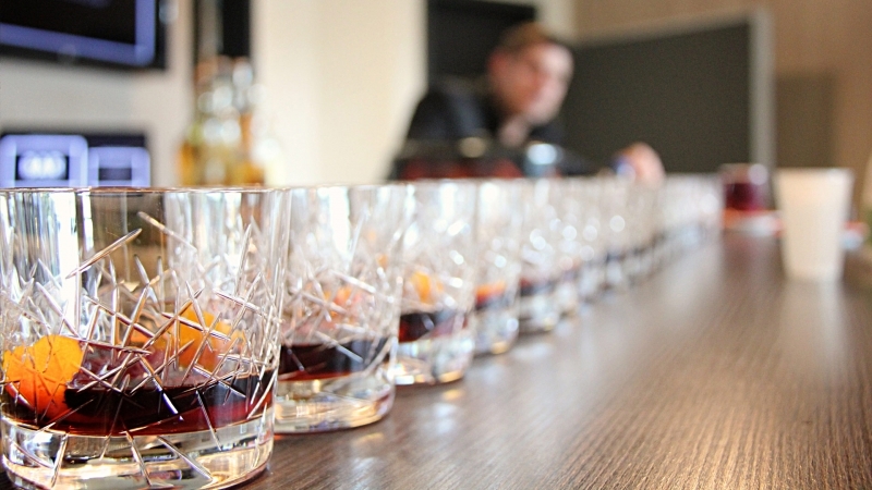 dbuev_mainslider_drinks-in-a-line_1920x1080